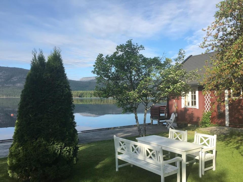 Garden view, Mountain view