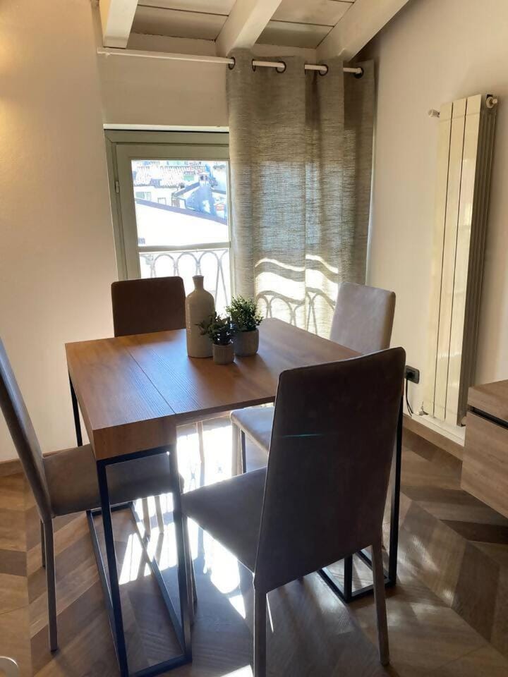 Domus Dea Studio Apartment in Bergamo