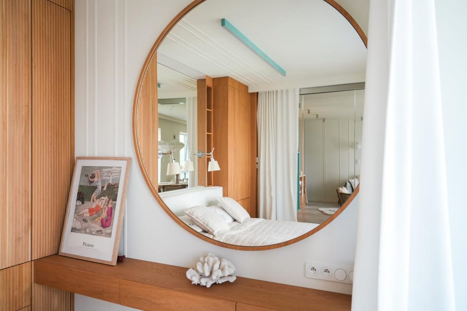 Bedroom, wardrobe