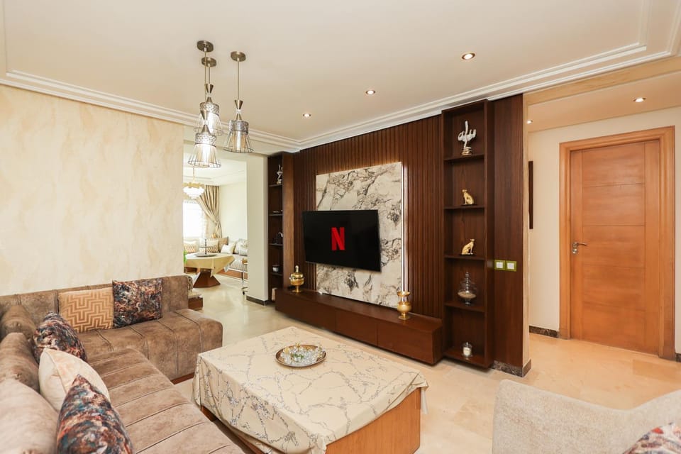 Communal lounge/ TV room, TV and multimedia, Living room, Seating area, Evening entertainment