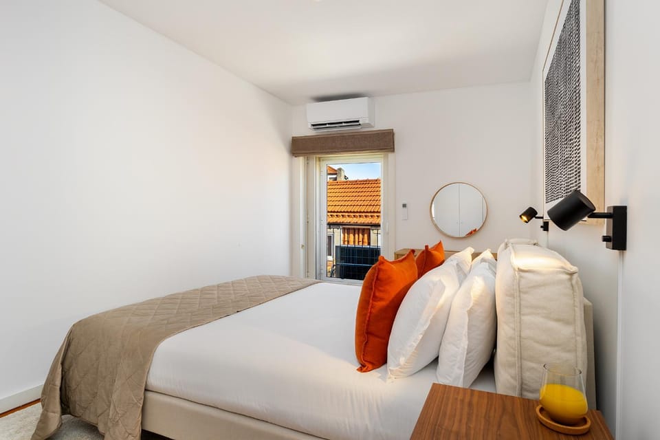 Bed, Bedroom, air conditioner