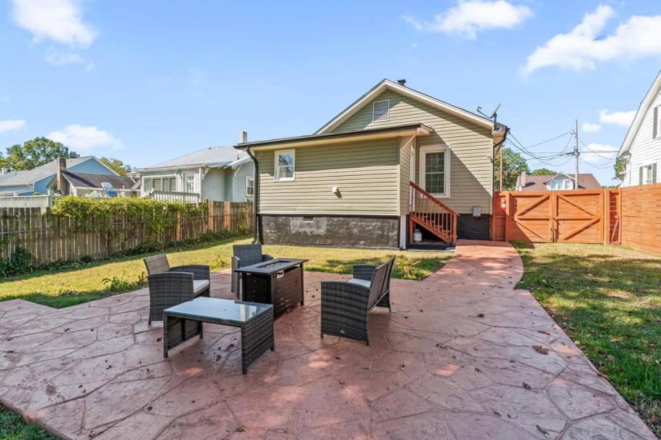 Property building, Garden, Garden view
