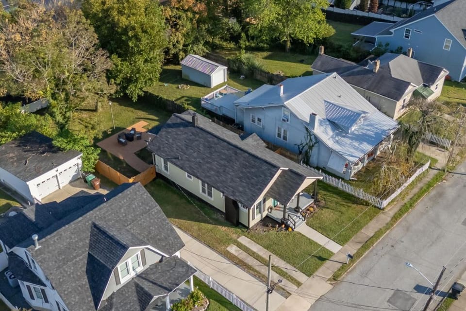 Property building, Neighbourhood, Bird's eye view