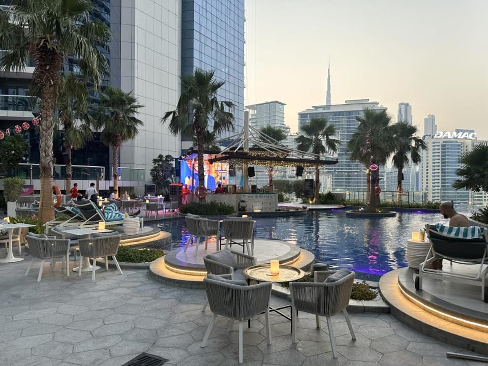 Paramount Luxe Suite, Business Bay Apartment in Dubai
