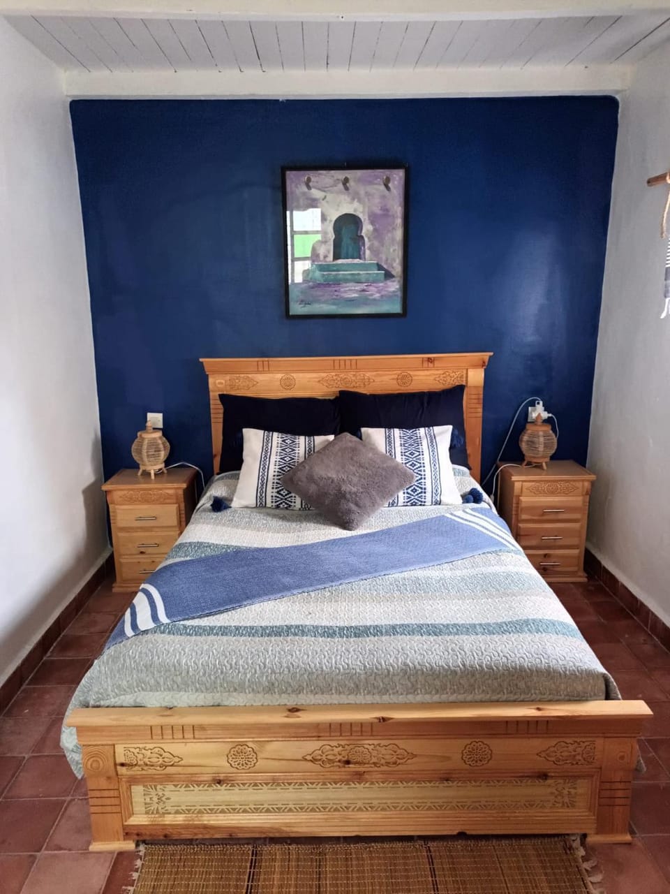 Photo of the whole room, Bedroom