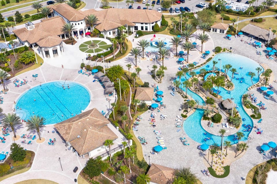 Free waterpark private heated pool near Disney Apartment in Four Corners