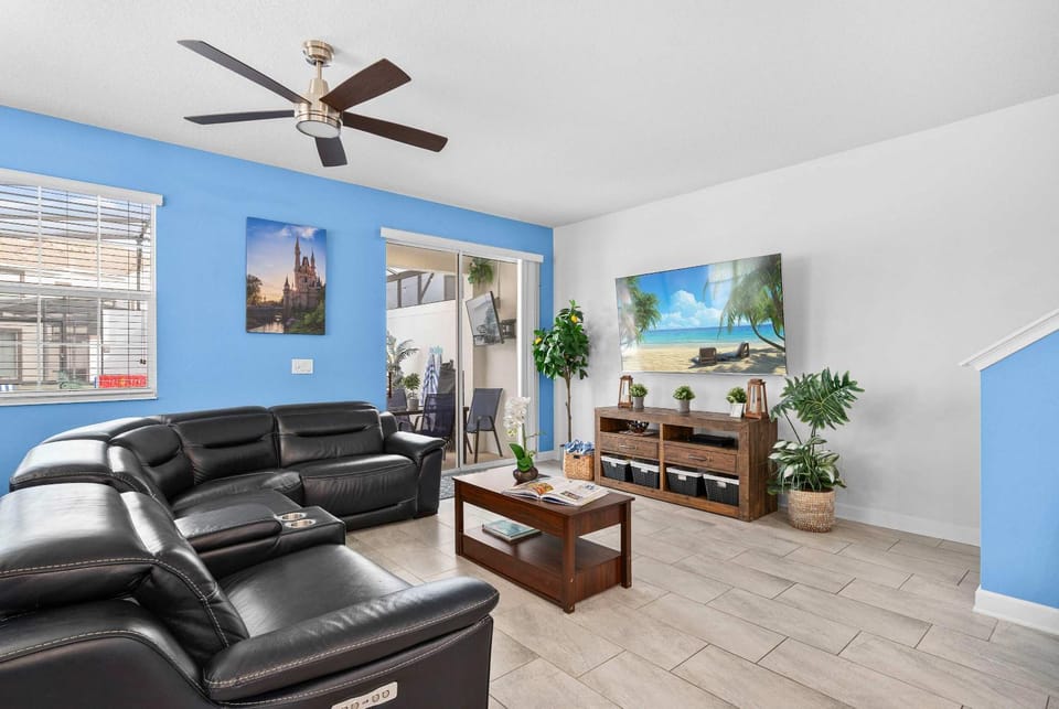 Free waterpark private heated pool near Disney Apartment in Four Corners