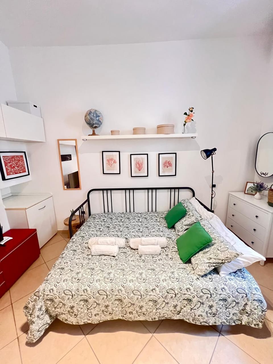 Bed, Bedroom