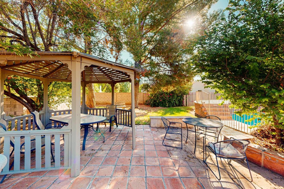 Poolside Oasis! Phoenix Group Sanctuary w/ Patio House in Phoenix