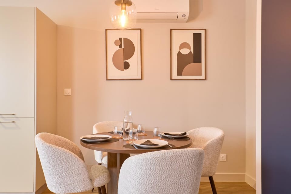 Living room, Dining area