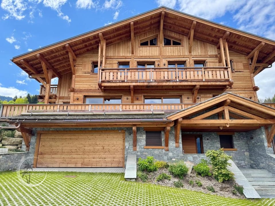 Chalet neuf La Marmotière - Vue sur la Montagne Chalet in Combloux