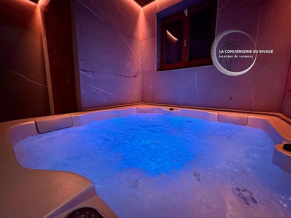 Hot Tub, Spa and wellness centre/facilities
