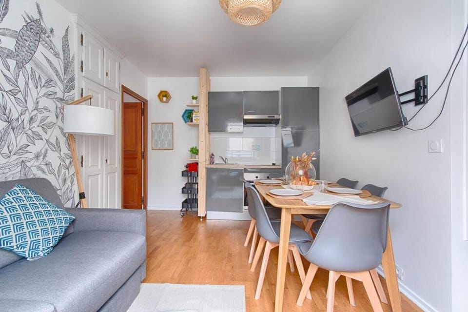 24 Madrid - Appartement Saint-Lazare 6P Apartment in Paris