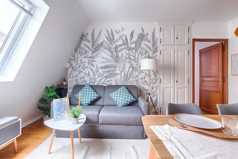 24 Madrid - Appartement Saint-Lazare 6P Apartment in Paris