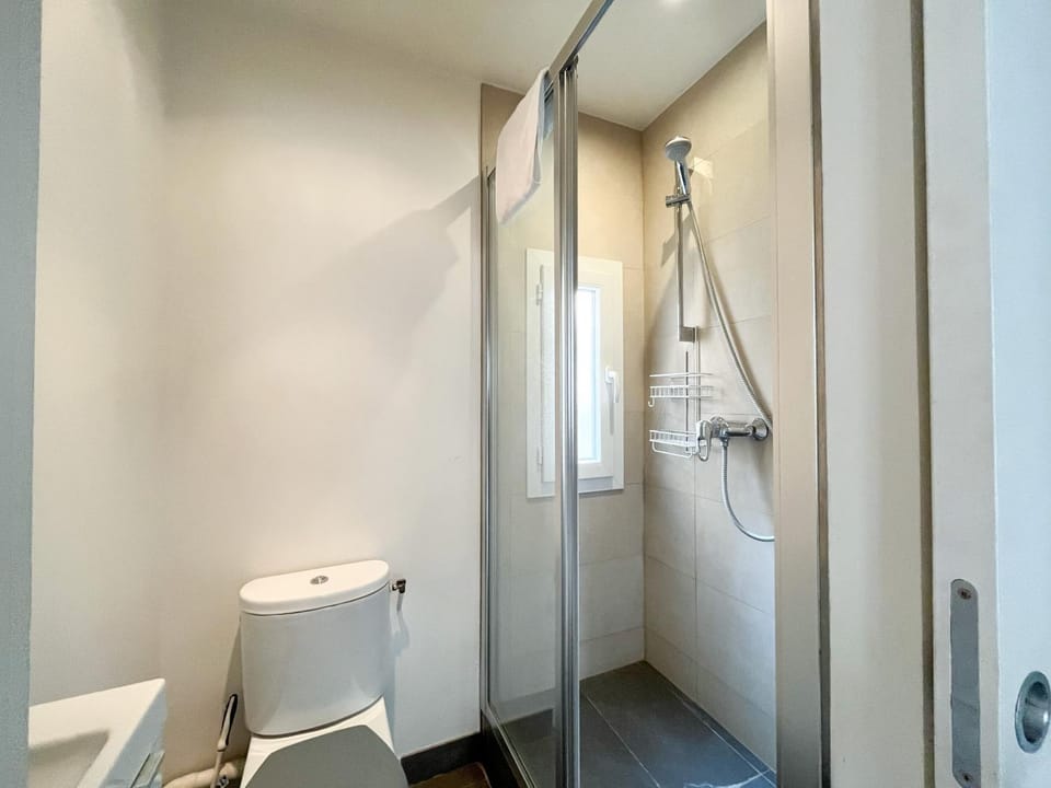 UrbanFlat 195 - Cosy Triplex in center of Paris Apartment in Paris