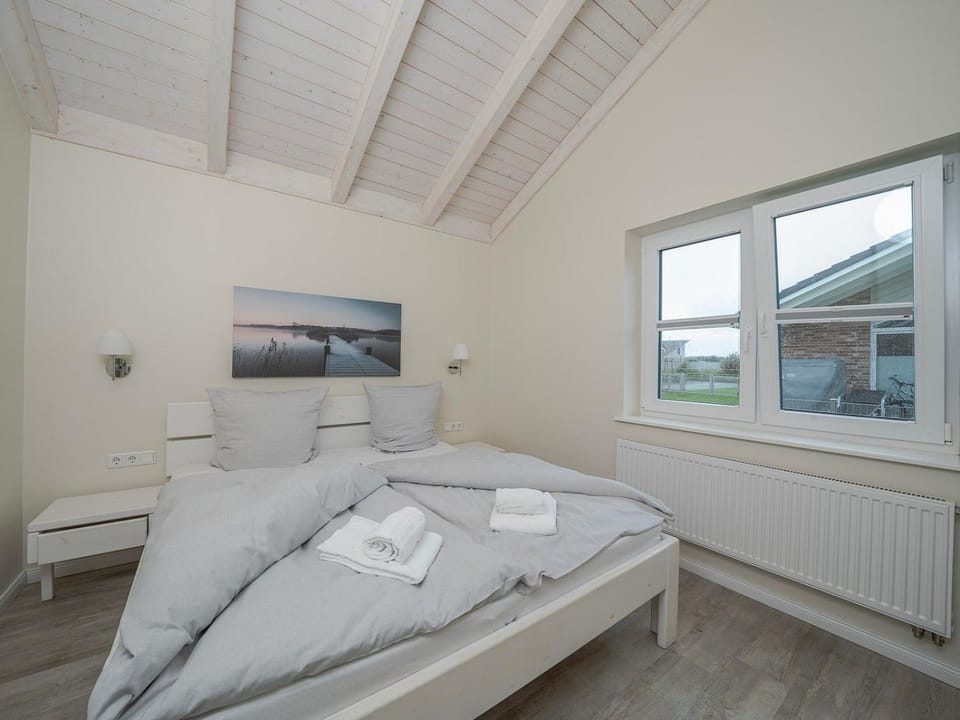 Haus Nispuk 56 - Ferienhaus nahe am Deich mit Kamin und Sauna House in Dagebüll