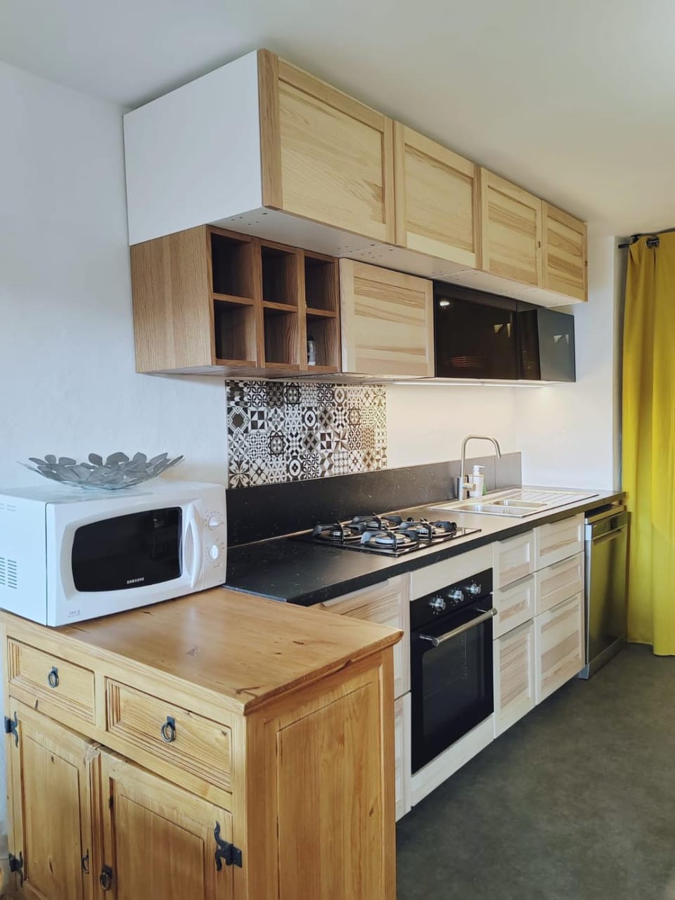 Ski School, Skiing, Coffee/tea facilities, Garden view, Mountain view, Parking, dishwasher, microwave, oven, toaster, washing machine, kitchen