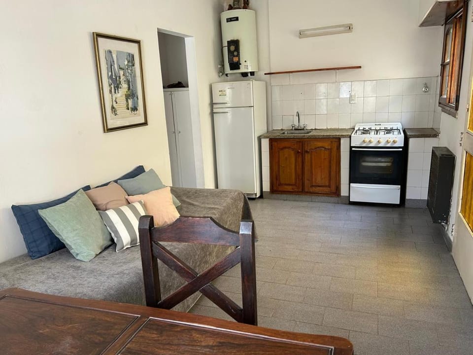 Kitchen or kitchenette, Living room, Seating area, Dining area, oven, pet friendly