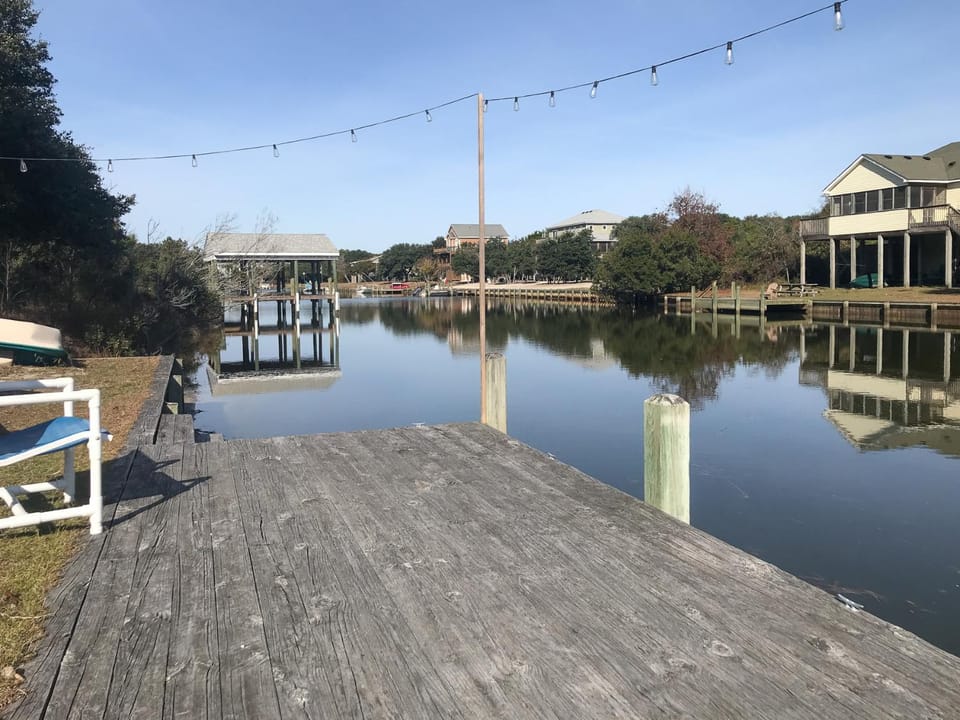 Leap of Faith - 4x4 Carova Beach, Canalfront, Private Dock, Pool, Hot Tub, Flex Stays House in Carova Beach