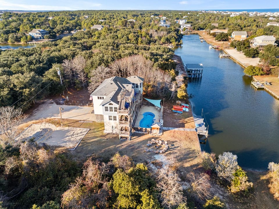 Leap of Faith - 4x4 Carova Beach, Canalfront, Private Dock, Pool, Hot Tub, Flex Stays House in Carova Beach