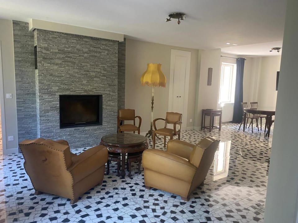 Communal lounge/ TV room, Living room