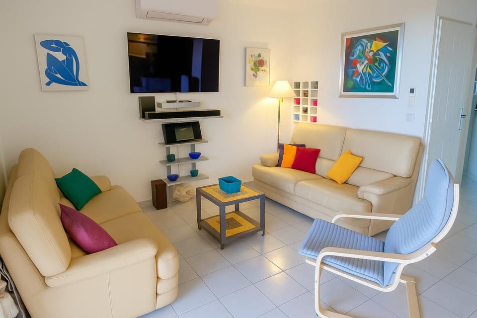 TV and multimedia, Living room
