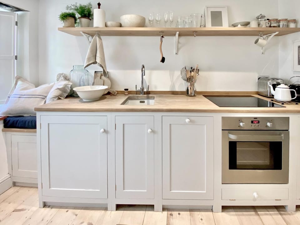 Coffee/tea facilities, Kitchen or kitchenette, Decorative detail