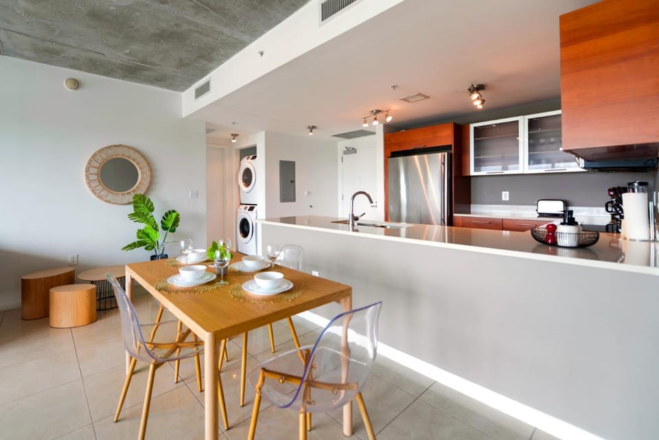 Seating area, Dining area, kitchen