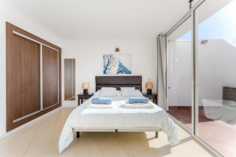 Bed, Photo of the whole room, Bedroom, towels, wardrobe