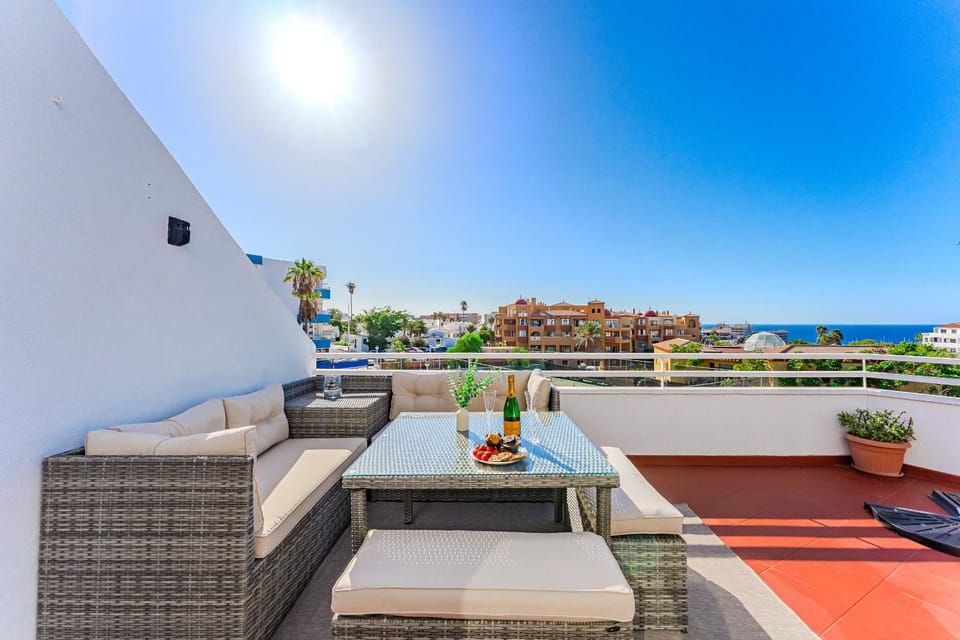 View (from property/room), Balcony/Terrace, Sea view