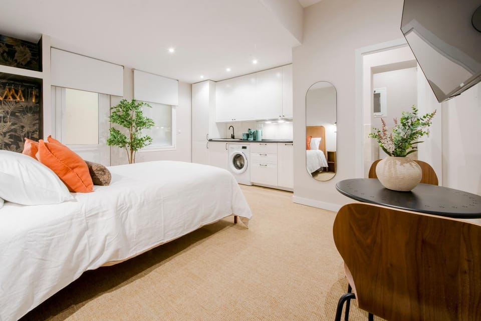 Living room, Photo of the whole room, Bedroom