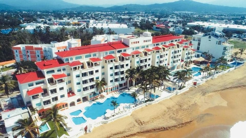 Nearby landmark, Day, Natural landscape, Beach, Pool view, Sea view, Swimming pool, Location