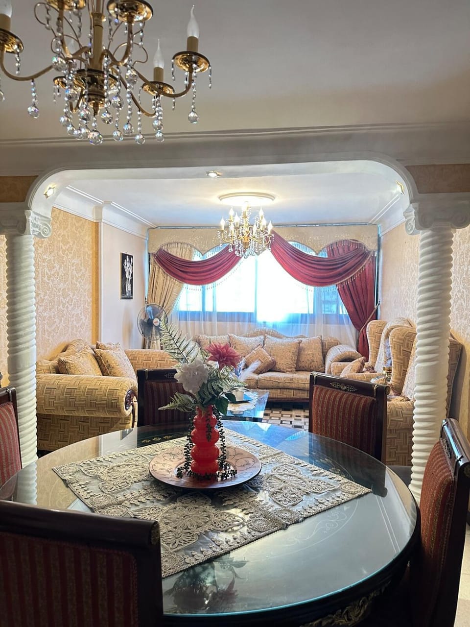 Living room, Seating area, Dining area