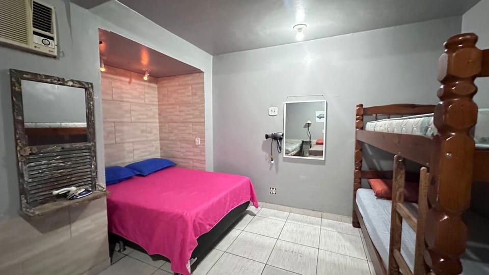 Bed, Photo of the whole room, air conditioner