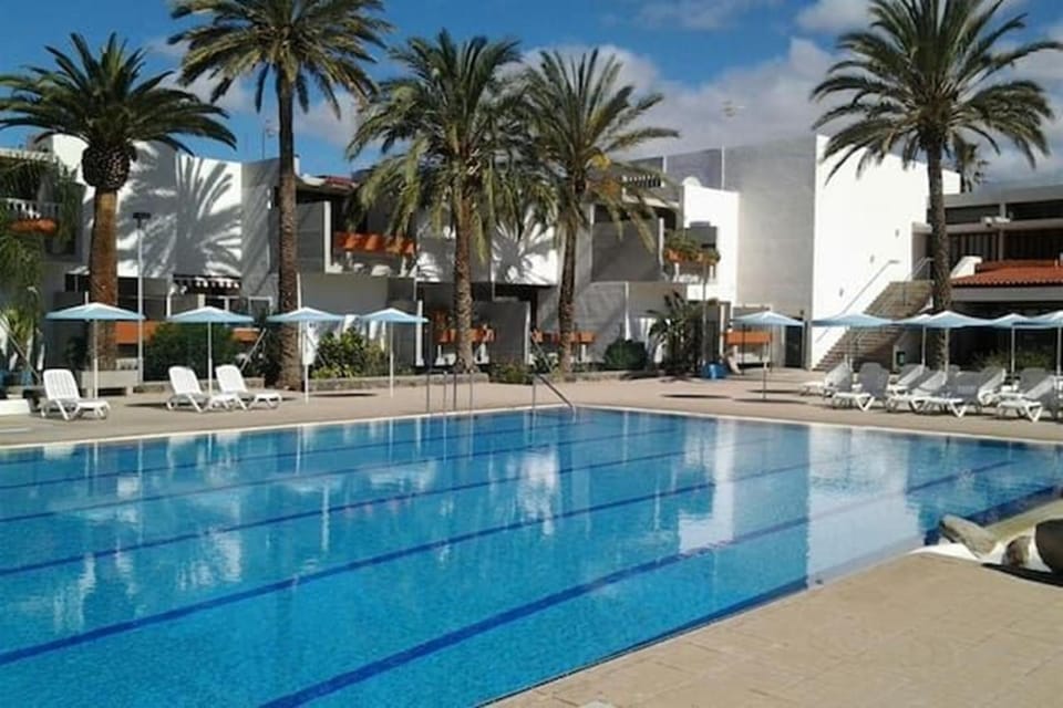 Property building, Swimming pool