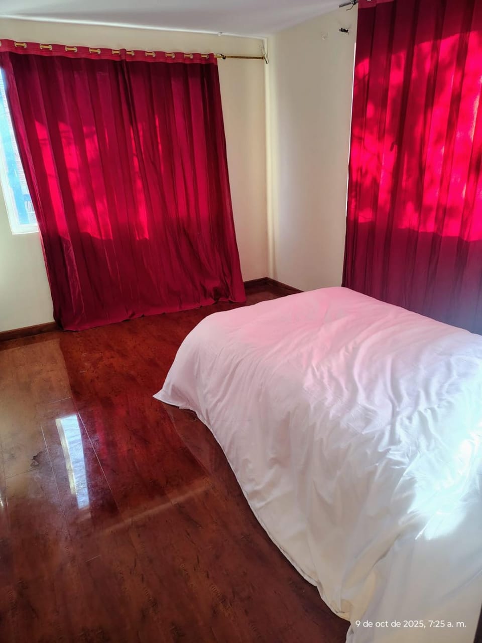 Habitación individual Para viajeros cerca al aeropuerto Bed and Breakfast in Bogota