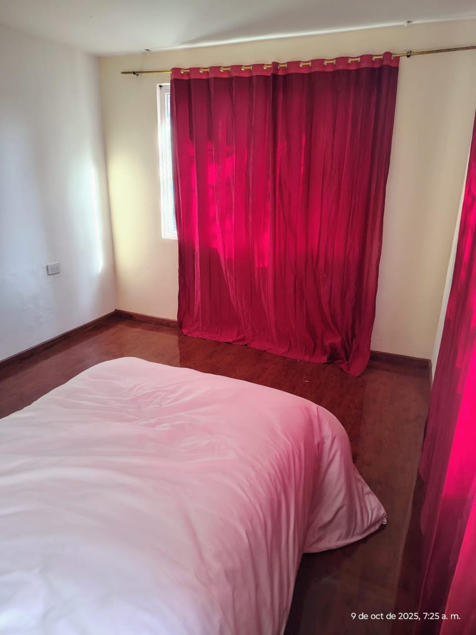 Habitación individual Para viajeros cerca al aeropuerto Bed and Breakfast in Bogota