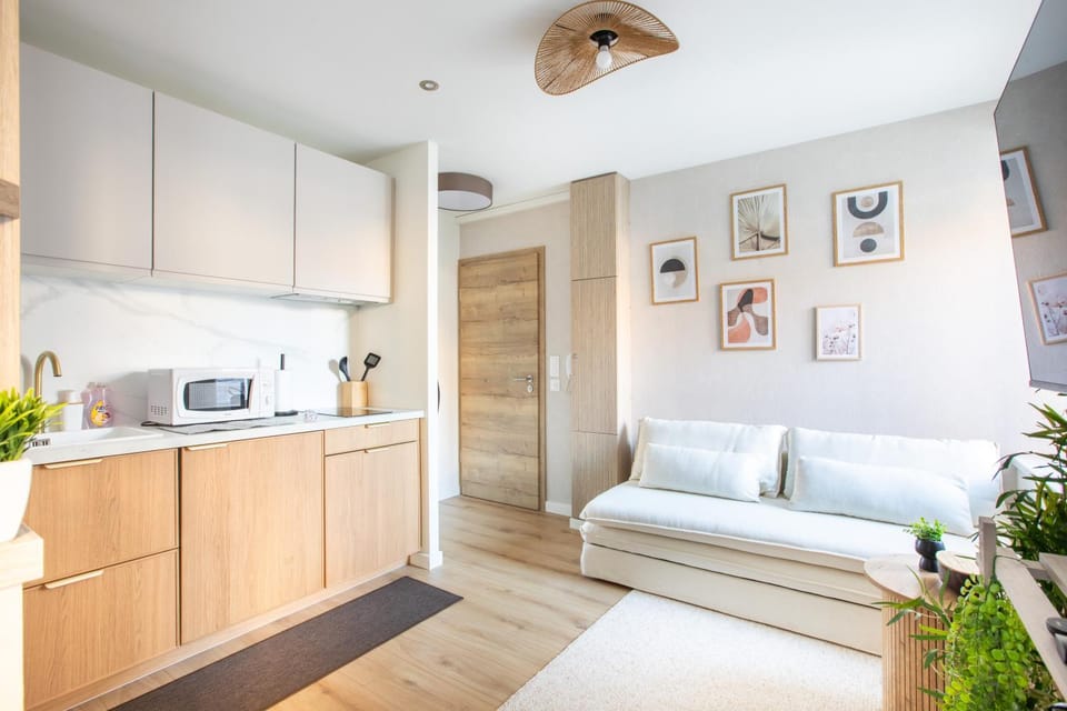 Kitchen or kitchenette, Living room