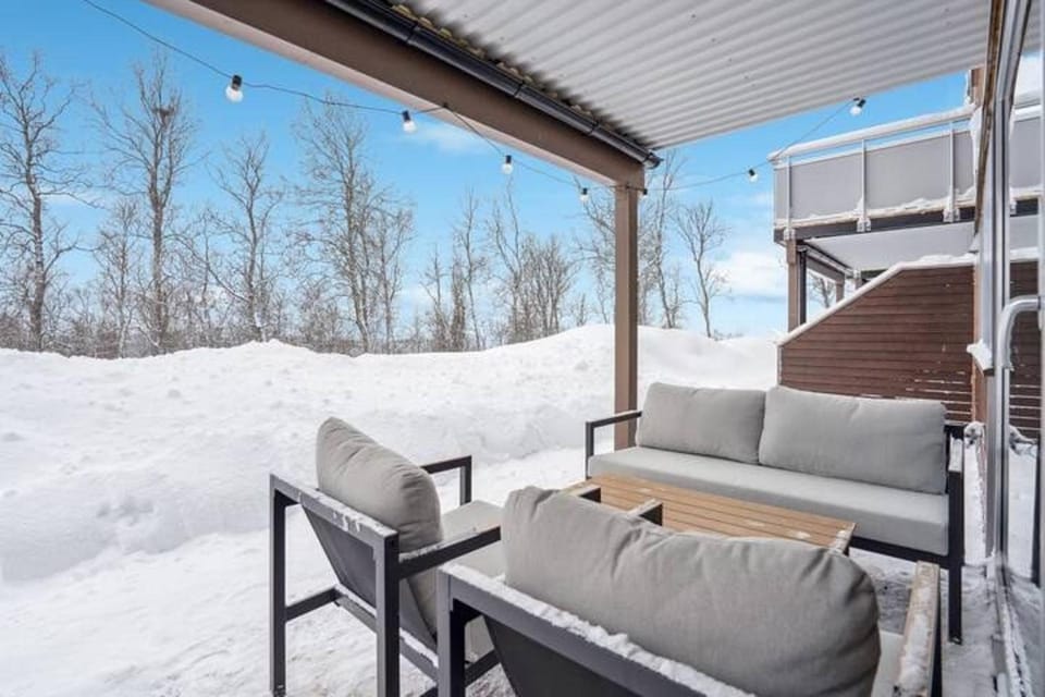 Patio, Day, Natural landscape, Winter, View (from property/room), Balcony/Terrace, Living room, Seating area