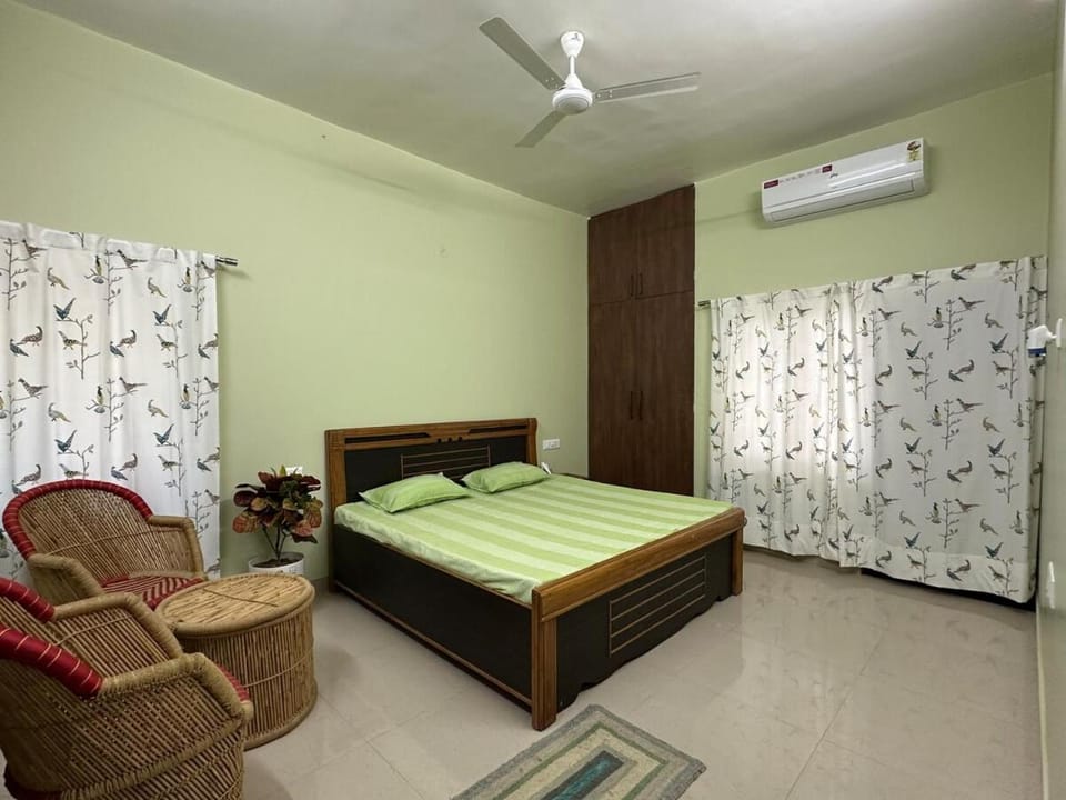 Bed, Bedroom, air conditioner
