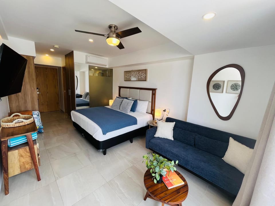 TV and multimedia, Photo of the whole room, Bedroom