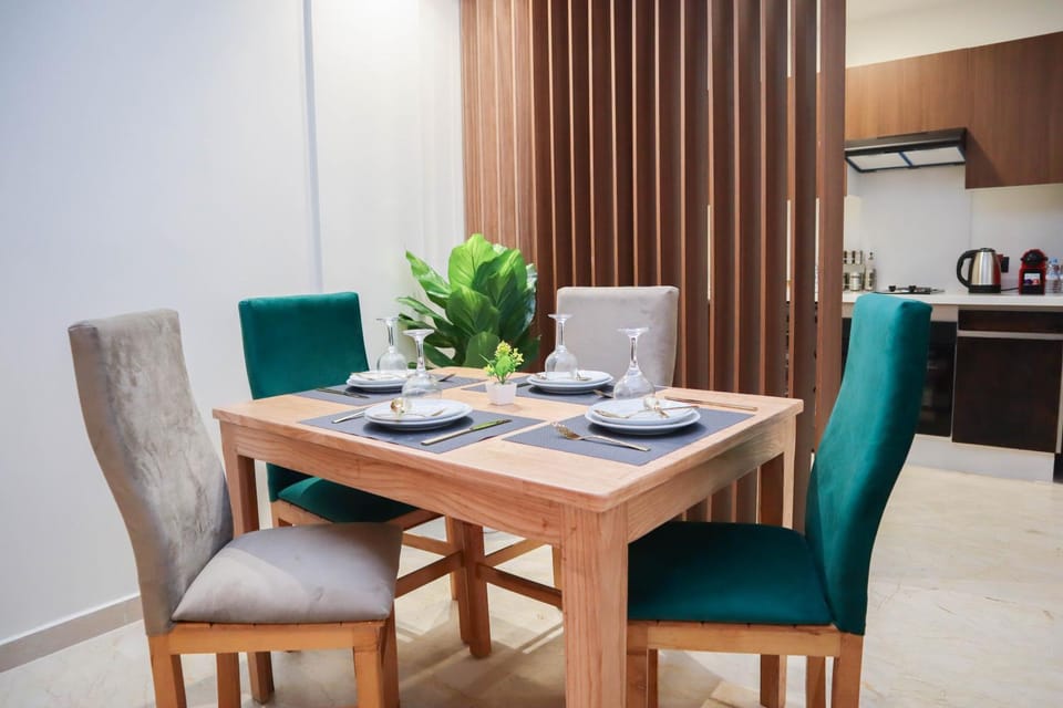 Seating area, Dining area