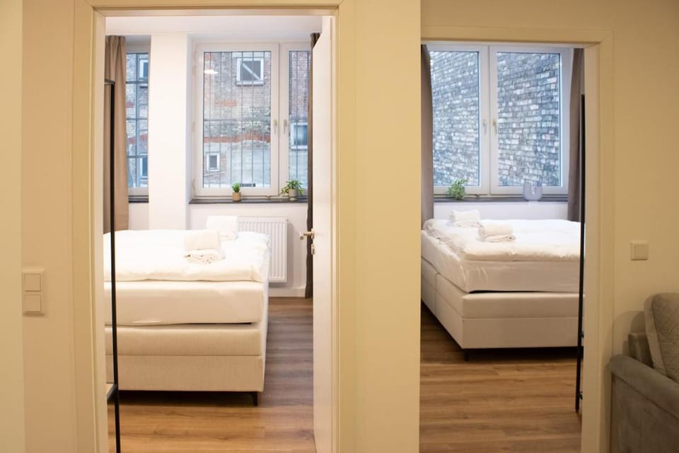 Bed, Living room, Photo of the whole room, Seating area, Bedroom