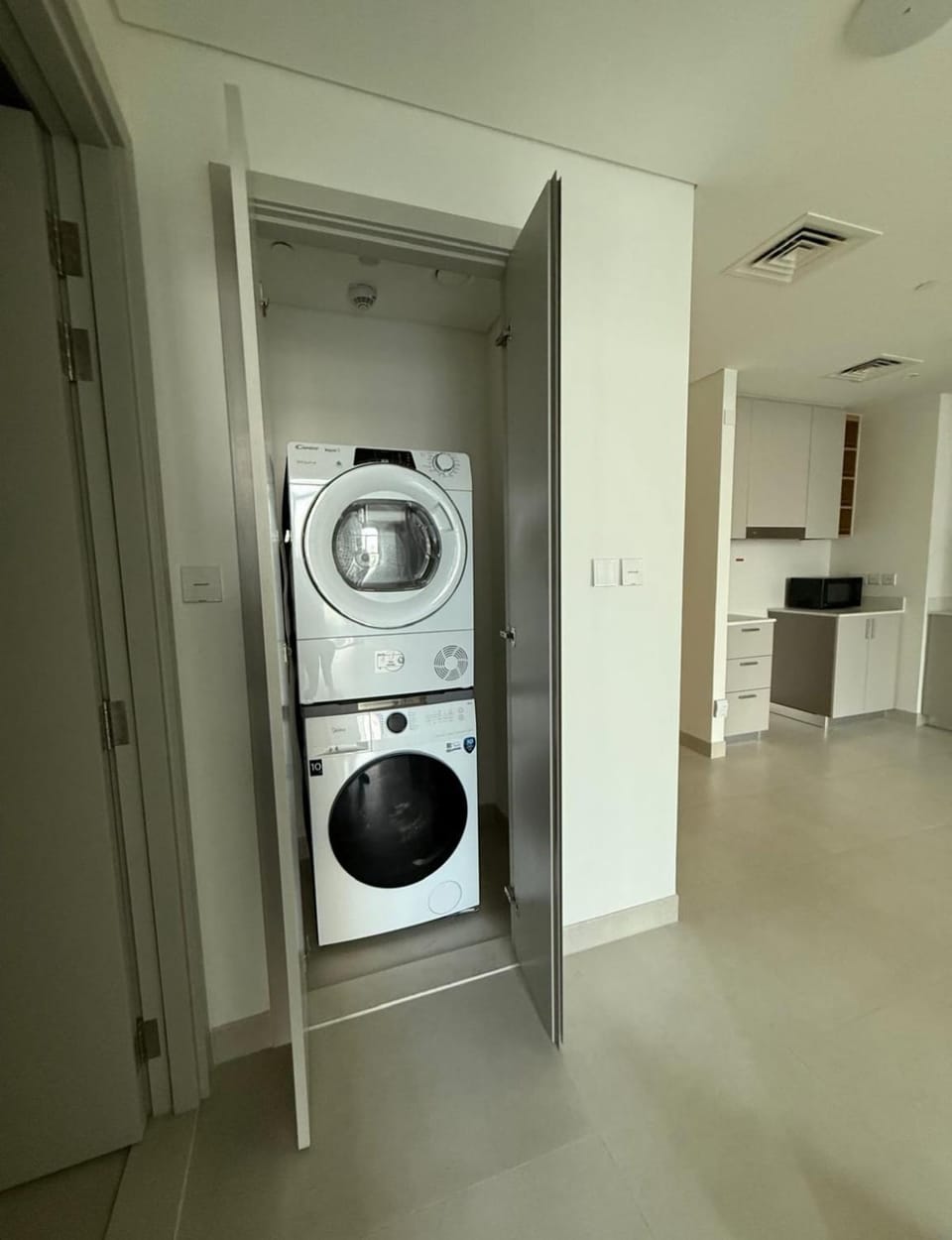 Creek crescent Apartment in Dubai