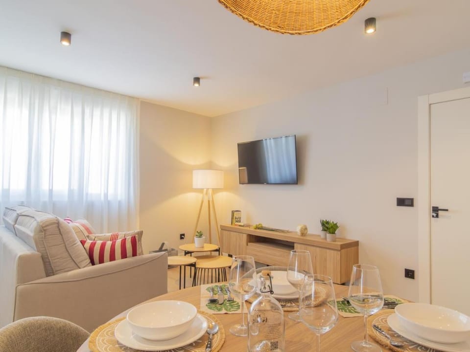 Bed, Living room, Dining area, air conditioner