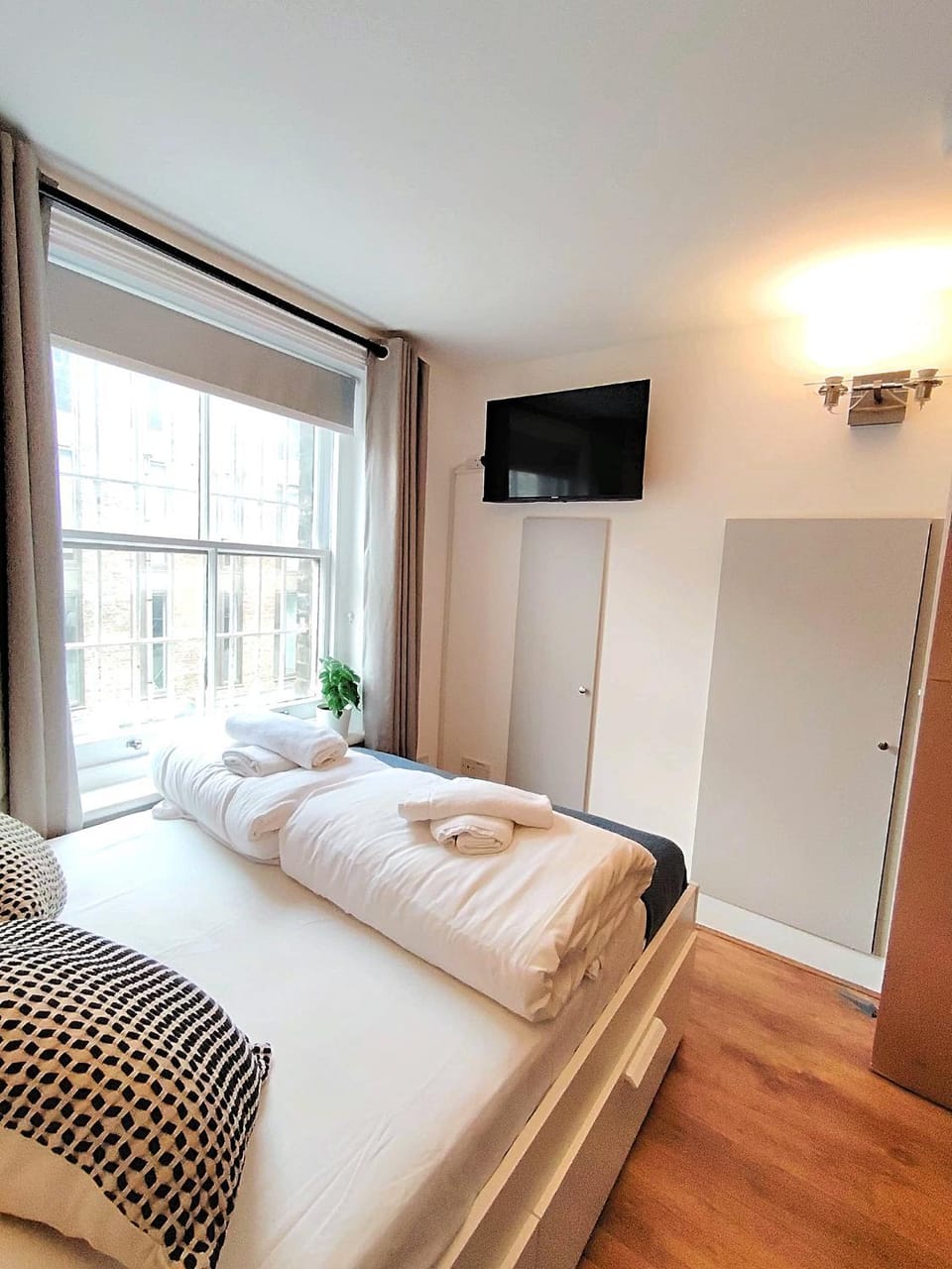 TV and multimedia, Bedroom, wardrobe