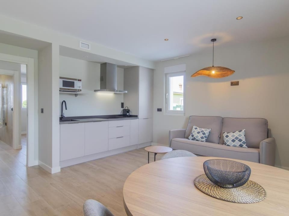 Bed, Living room, Facility for disabled guests, kitchen, air conditioner