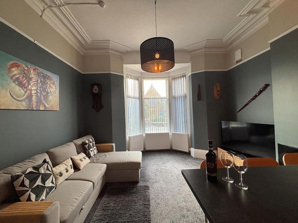 TV and multimedia, Living room, Seating area
