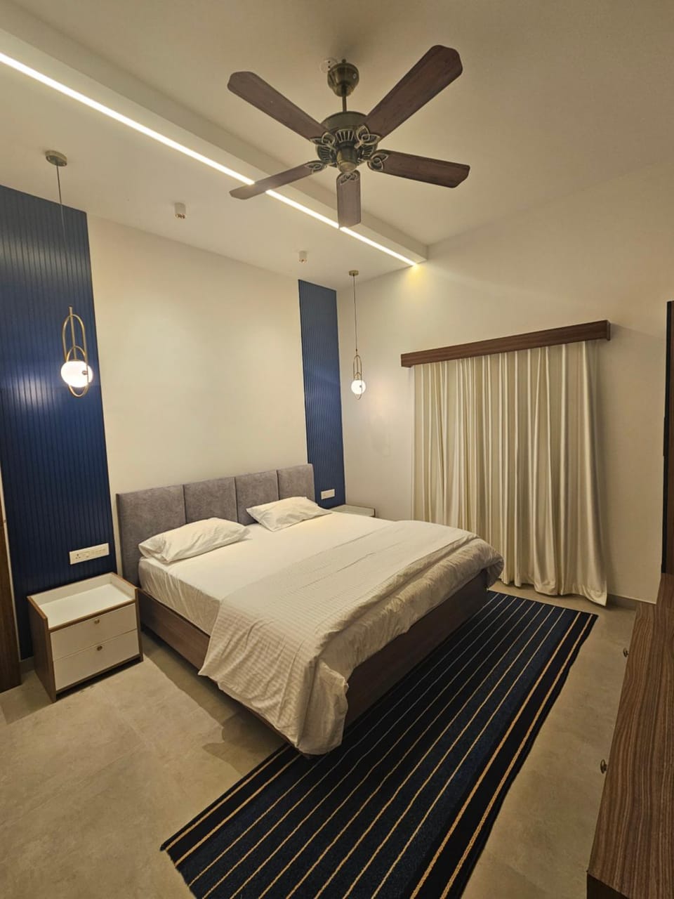 Bed, Photo of the whole room, Bedroom