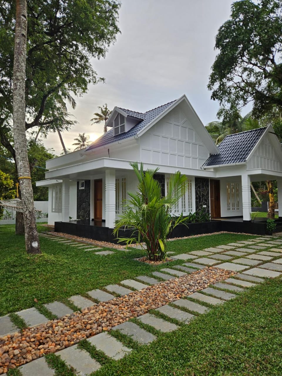 Property building, Spring, Day, Natural landscape, Garden, Garden, Garden view